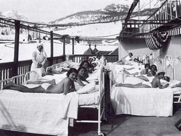 Antes de tomar el sol en la playa se tomaba en los hospitales como en este de Mezzaselva di Roana. (Fuente: http://www.prolocomezzaselva.it/)