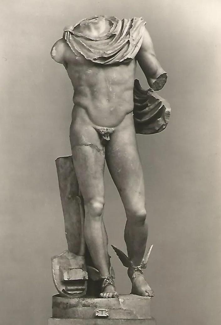 Escultura de Mercurio del museo arqueológico de Sevilla cuyos genitales fueron cercenados