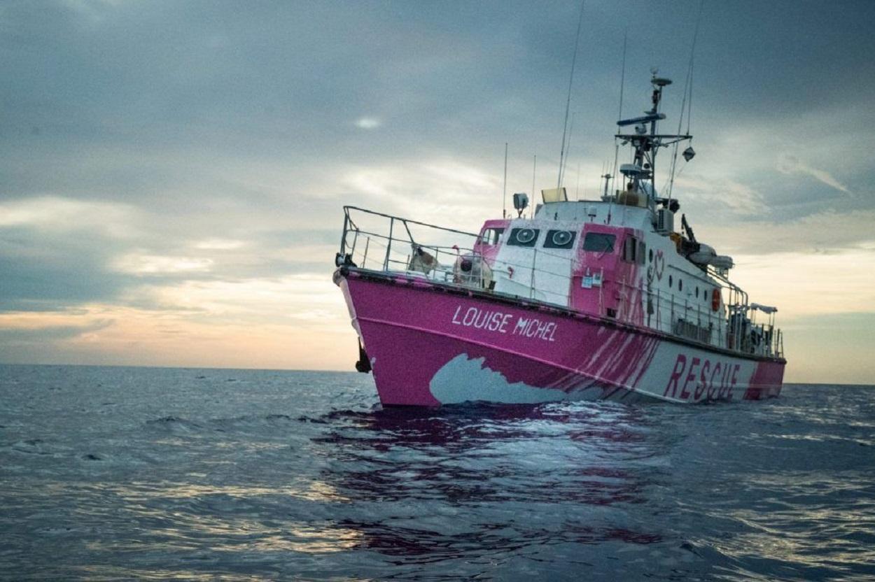 Banksy compra  y 'grafitea' un barco para rescatar migrantes en el Mediterráneo - EP