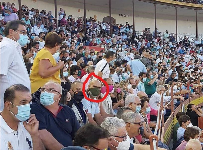 Diputados de Vox en la Plaza de toros de Mérida / Twitter