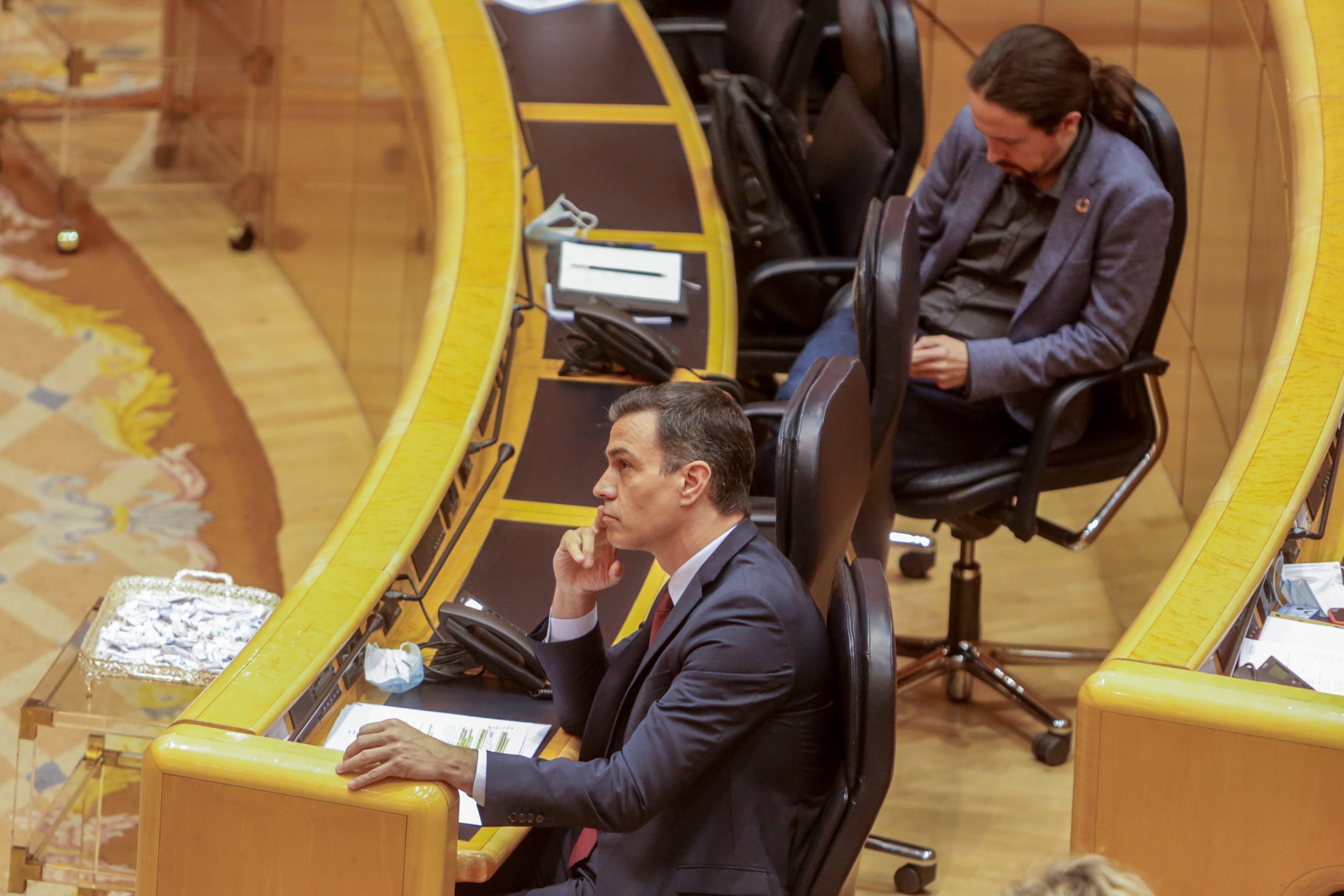 Pedro Sánchez y Pablo Iglesias en una imagen de archivo durante una sesión de control al Gobierno. Fuente: Europa Press.