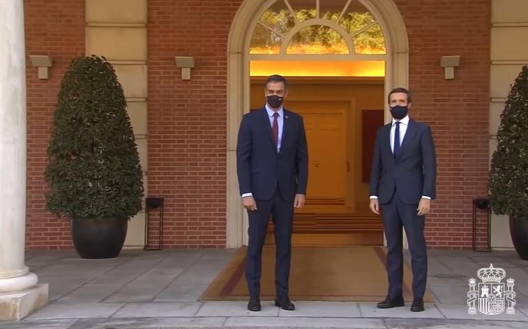 El presidente del Gobierno, Pedro Sánchez, y el líder del PP, Pablo Casado