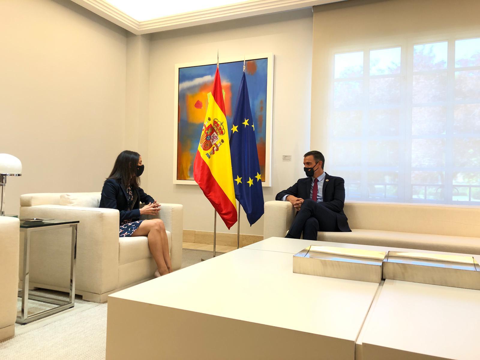 Pedro Sánchez e Inés Arrimadas, reunidos en La Moncloa