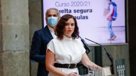 La presidenta de la Comunidad de Madrid, Isabel Díaz Ayuso, asiste a misa. EP