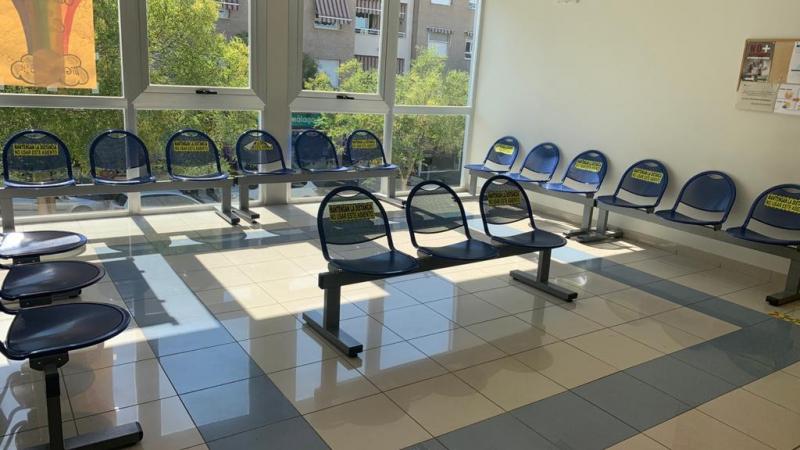 Sala de espera de un centro de salud en Andalucía. Heredia Sala de espera de un centro de salud en Andalucía. Heredia