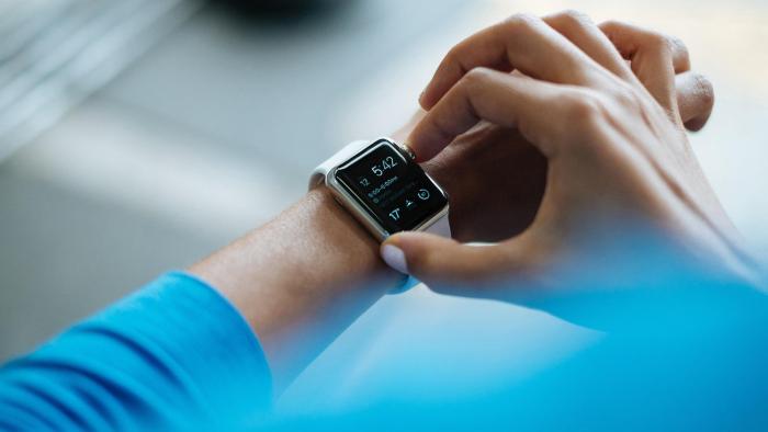 El reloj inteligente más vendido en Amazon y otros relojes inteligentes por  menos de 50 euros