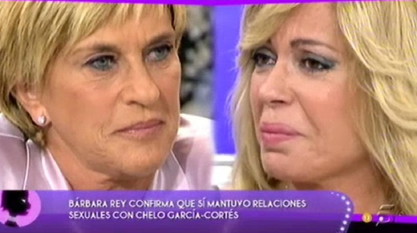 Bárbara Rey confesando a la audiencia que había tenido una noche de amor con Chelo García Cortés