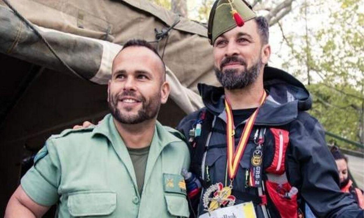 Santiago Abascal presume de patriota y de querer al Ejército... pero no hizo la mili