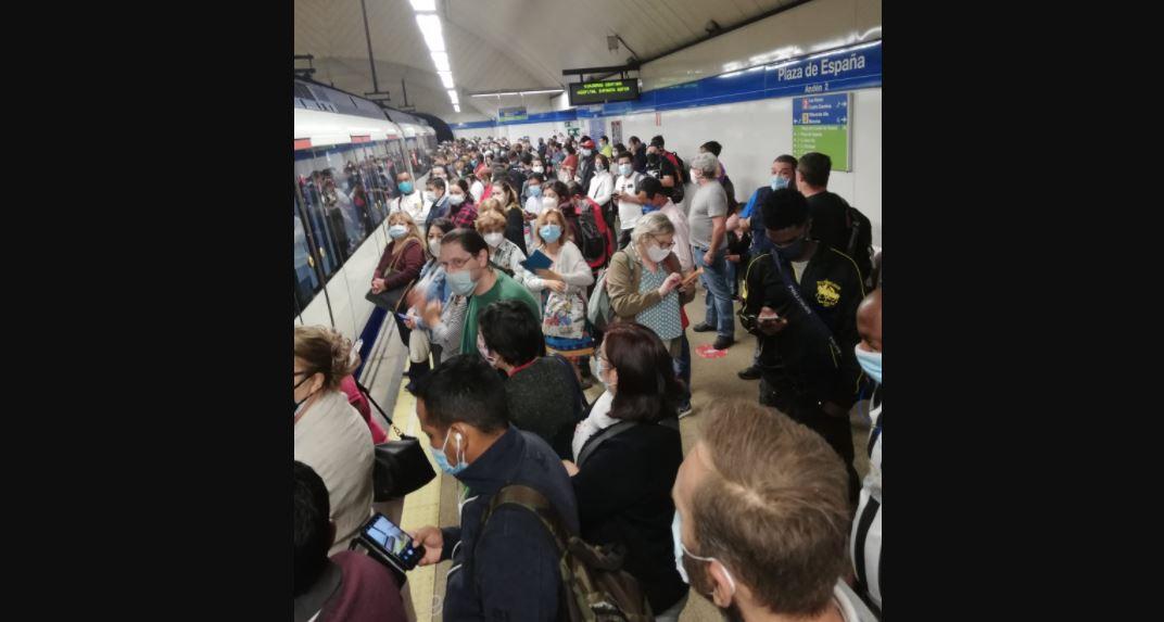 El Metro de Madrid sin distancia de seguridad / Twitter