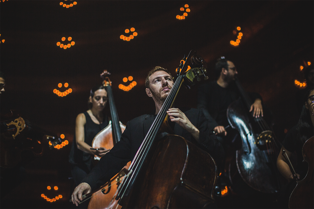 'Symphony' permite al espectador sentarse junto a los violines en una gran orquesta sinfónica mientras interpretan Beethoven