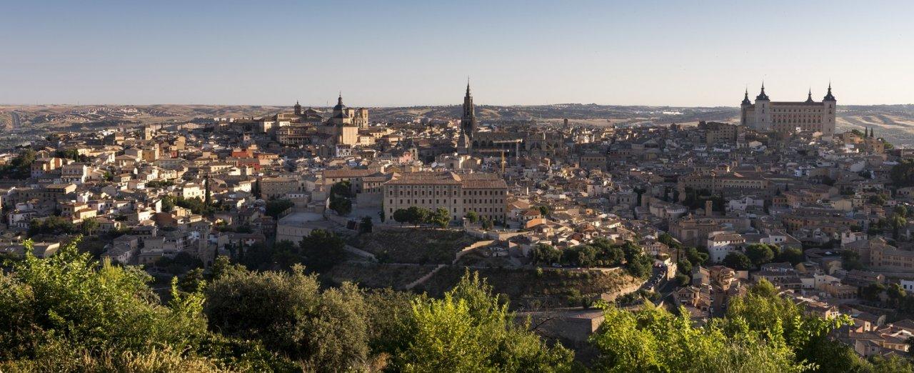 No es casualidad que las clases más pudientes eligieran la orilla sur del río Tajo para erigir allí sus fincas de recreo: las vistas de Toledo desde allí son insuperables