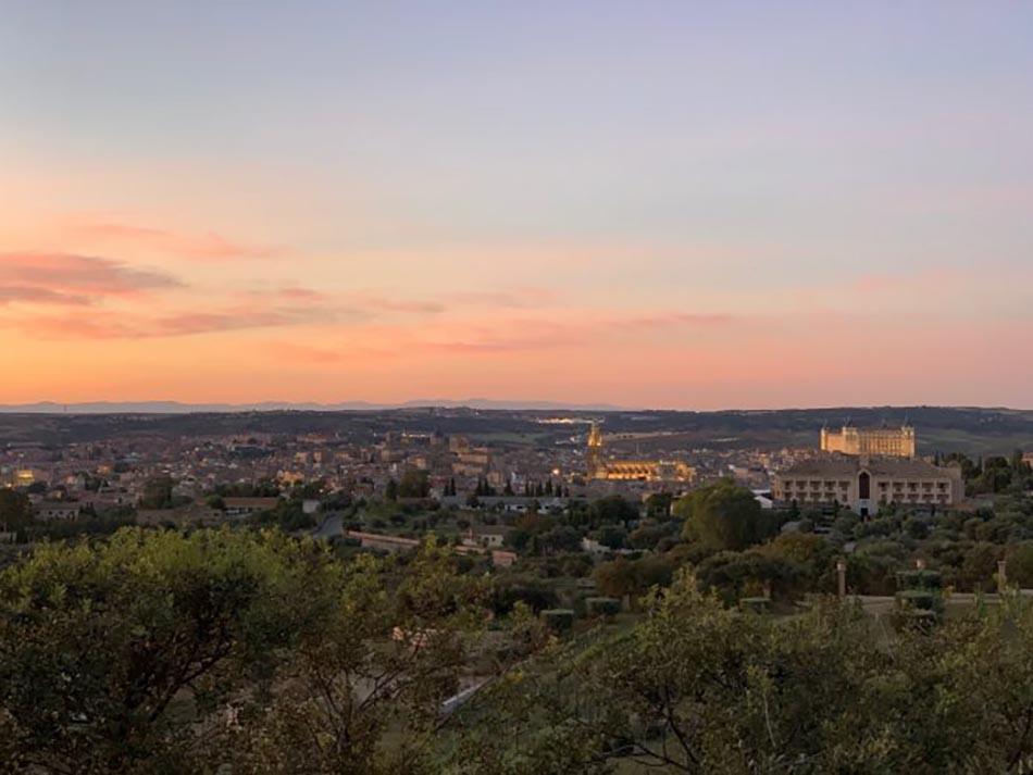 Atardecer desde la terraza del Cigarral Santa María, lugar elegido por Carlos V para observar su imperio