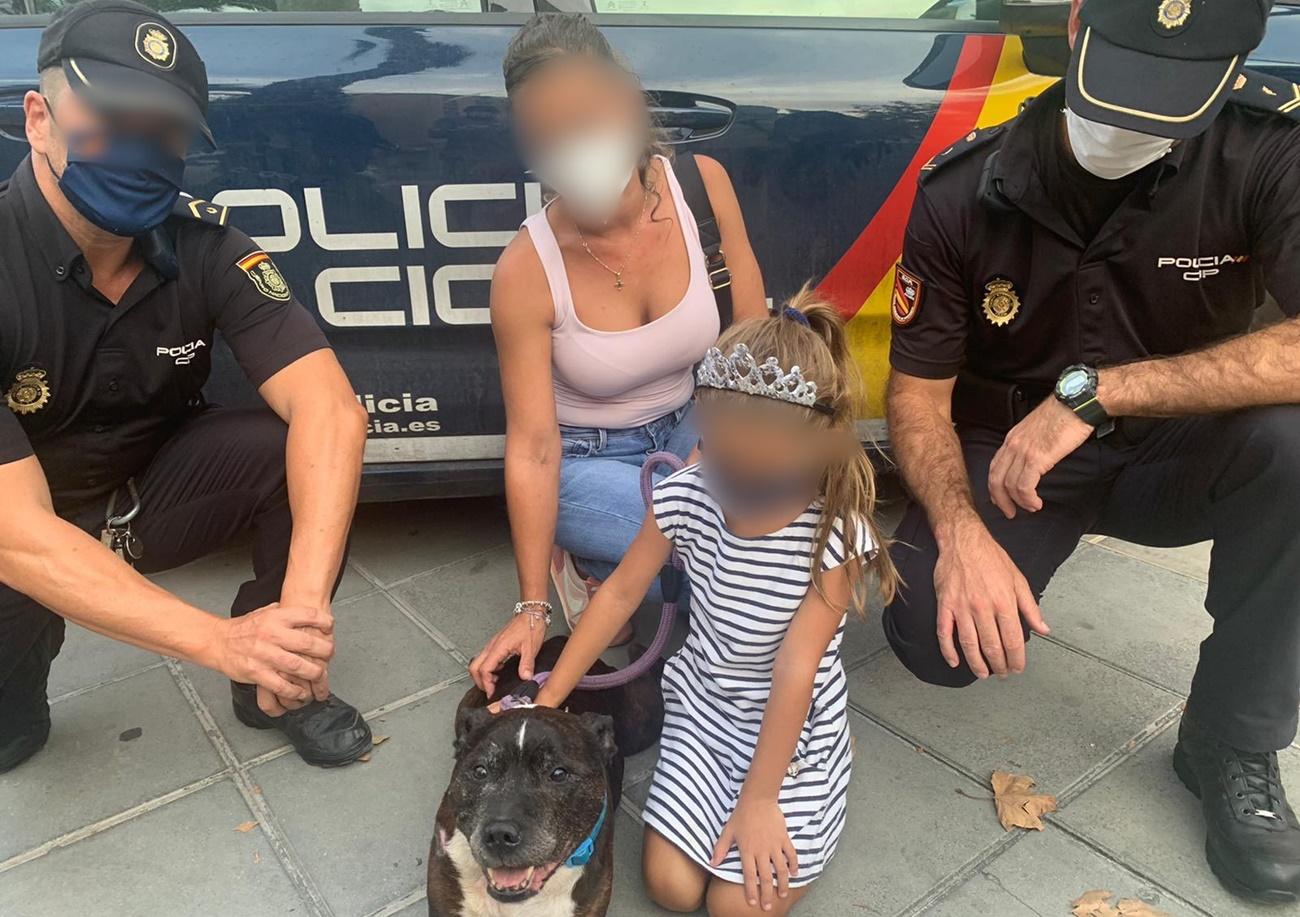 La policía detiene al presunto autor del atropello de un perro al que arrastró con su vehículo tras discutir con sus dueños