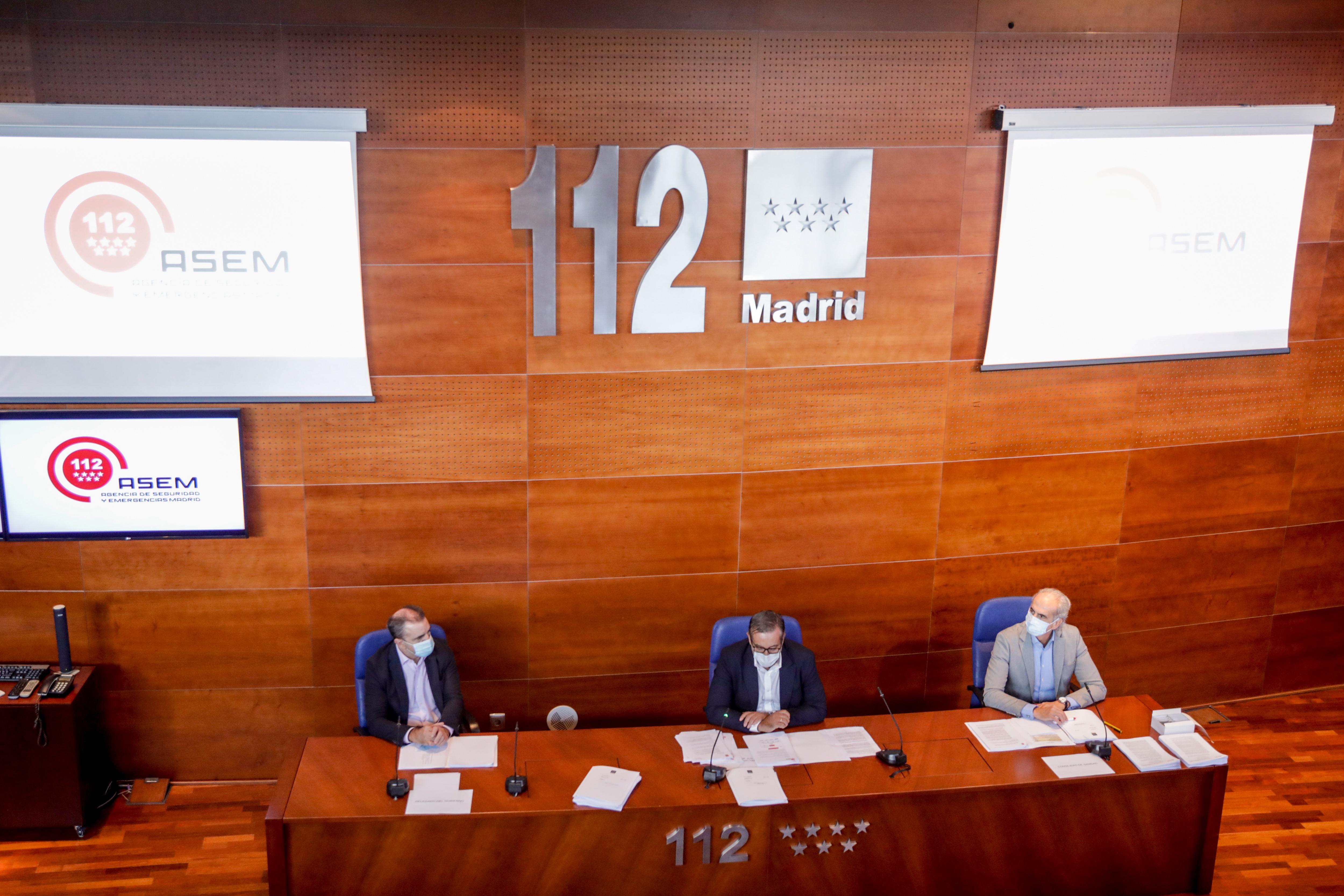  El delegado del Gobierno en Madrid, José Manuel Franco, el consejero de Justicia, Interior y Víctimas, Enrique López, y el Consejero de Salud de la Comunidad de Madrid, Enrique Ruiz Escudero, durante la reunión de coordinación en el ámbito del PLATERCAM,