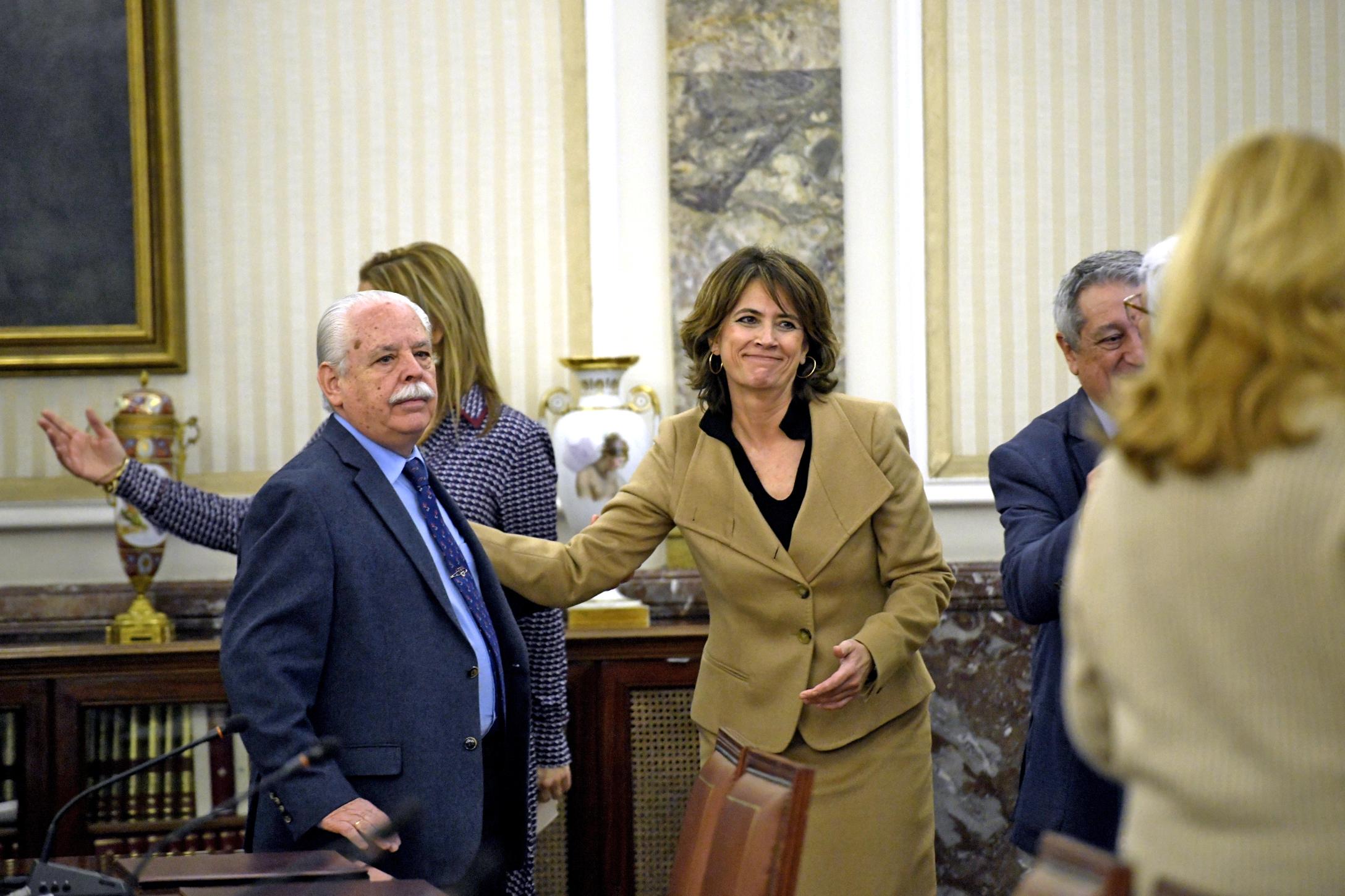 La Fiscal General del Estado, Dolores Delgado, junto al teniente fiscal, Luis Navajas. Europa Press.