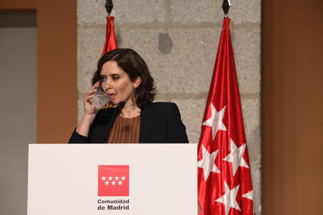 La presidenta de la Comunidad de Madrid, Isabel Díaz Ayuso, durante su comparecencia en rueda de prensa para detallar las nuevas medidas en la región ante el COVID 19