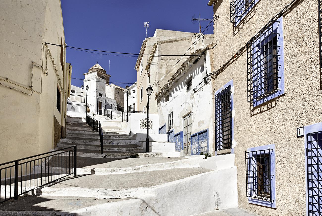 El casco histórico de Hellín presenta el entramado típico de las ciudades árabes con callejuelas estrechas llenas de encanto