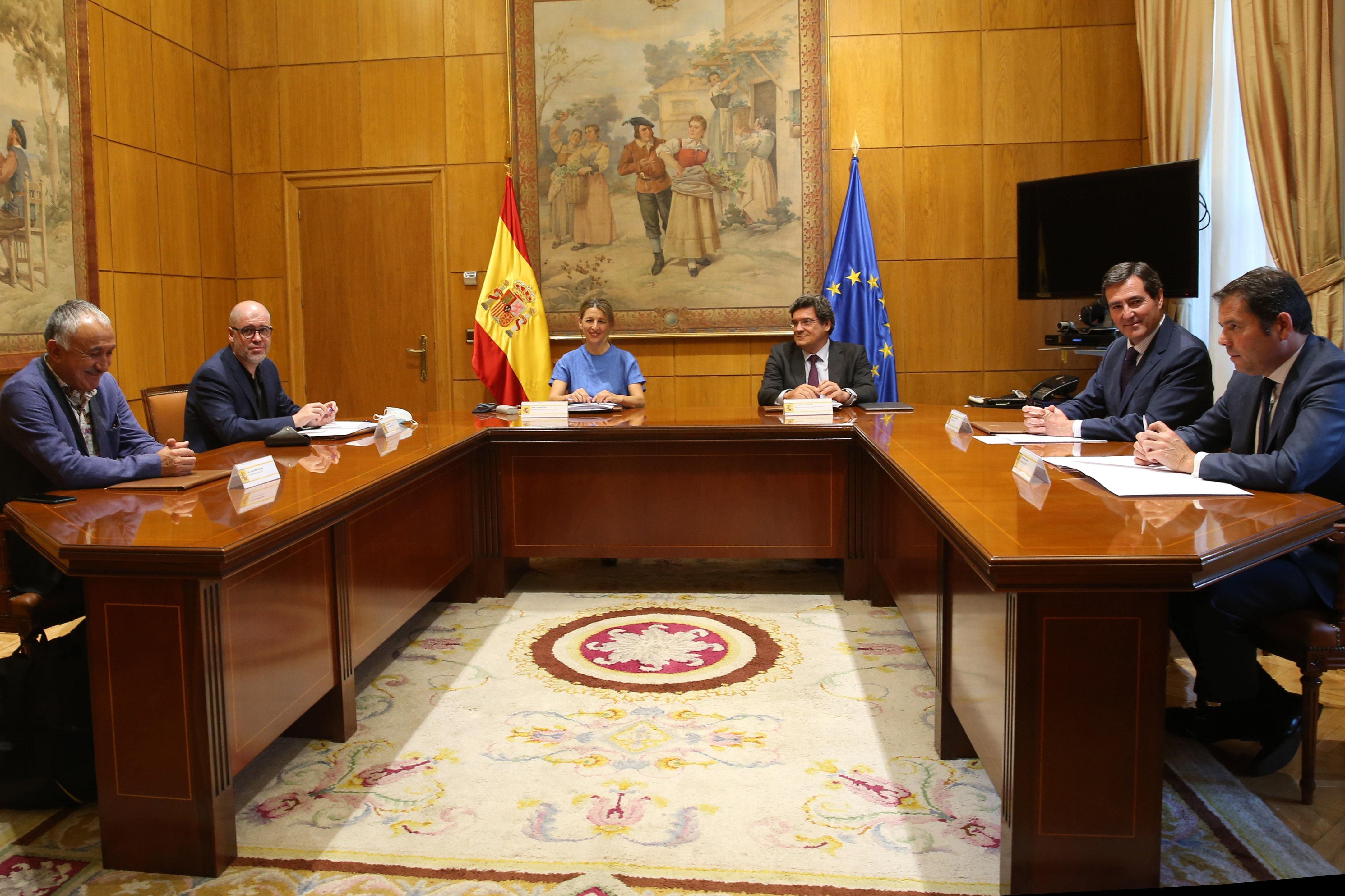 Los ministros de Trabajo y Seguridad Social, Yolanda Díaz y José Luis Escrivá, se reúnen con los secretarios generales de CCOO (Unai Sordo)y UGT (Pepe Álvarez) y con los presidente de CEOE (Antonio Garamendi) y Cepyme (Gerardo Cuerva)