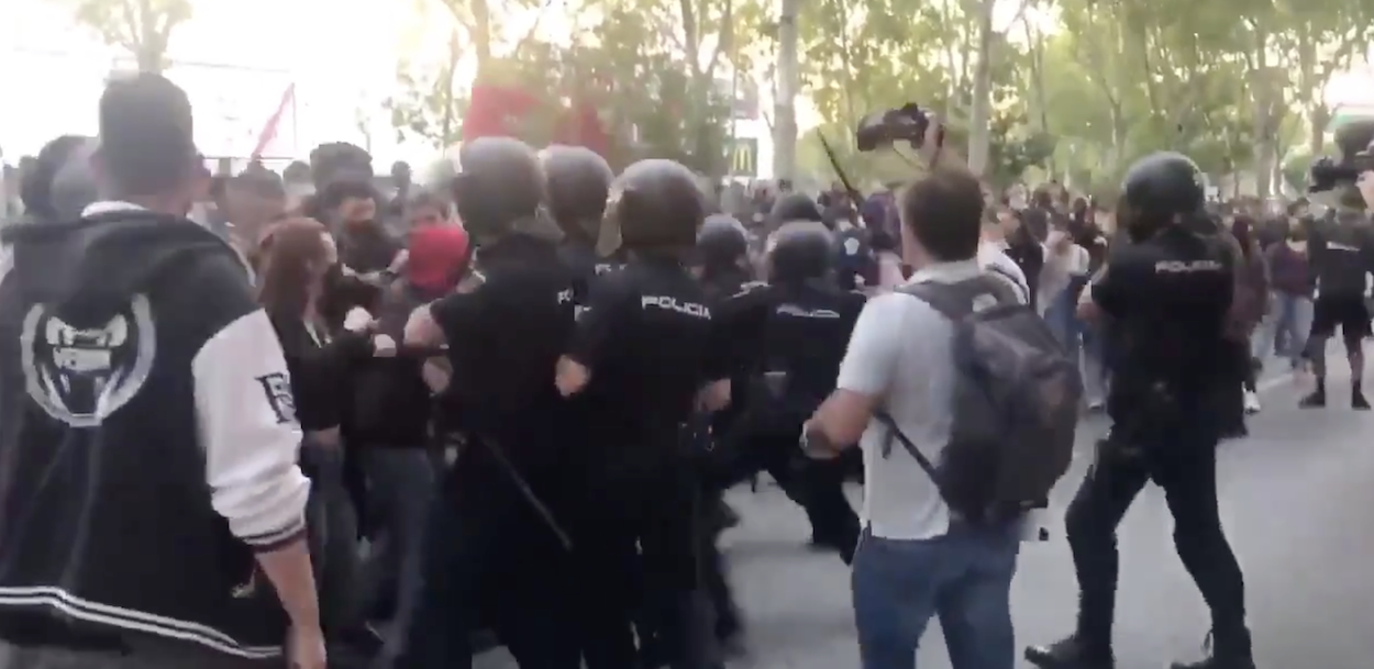 Imagen de las cargas policiales en Vallecas