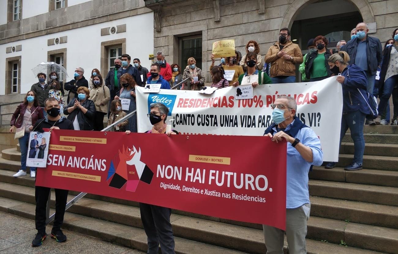 Manifestación en Vigo contra la gestión de la Xunta de las residencias de ancianos