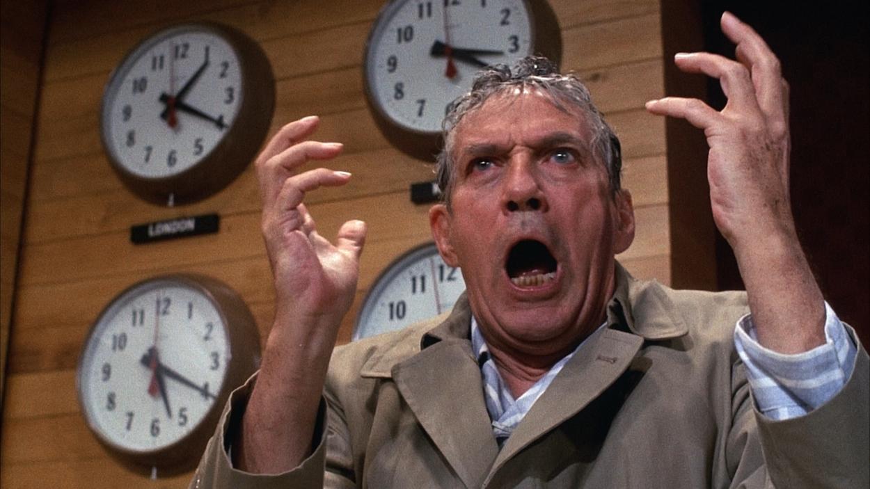 Peter Finch, encarnando al locutor televisivo Ned Beatty en 'Network'.