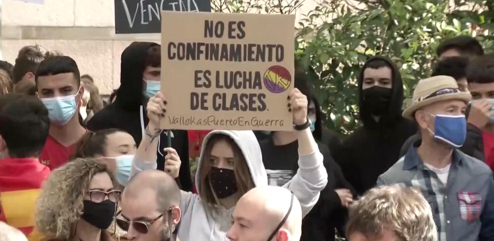 Vallecas protesta contra Ayuso