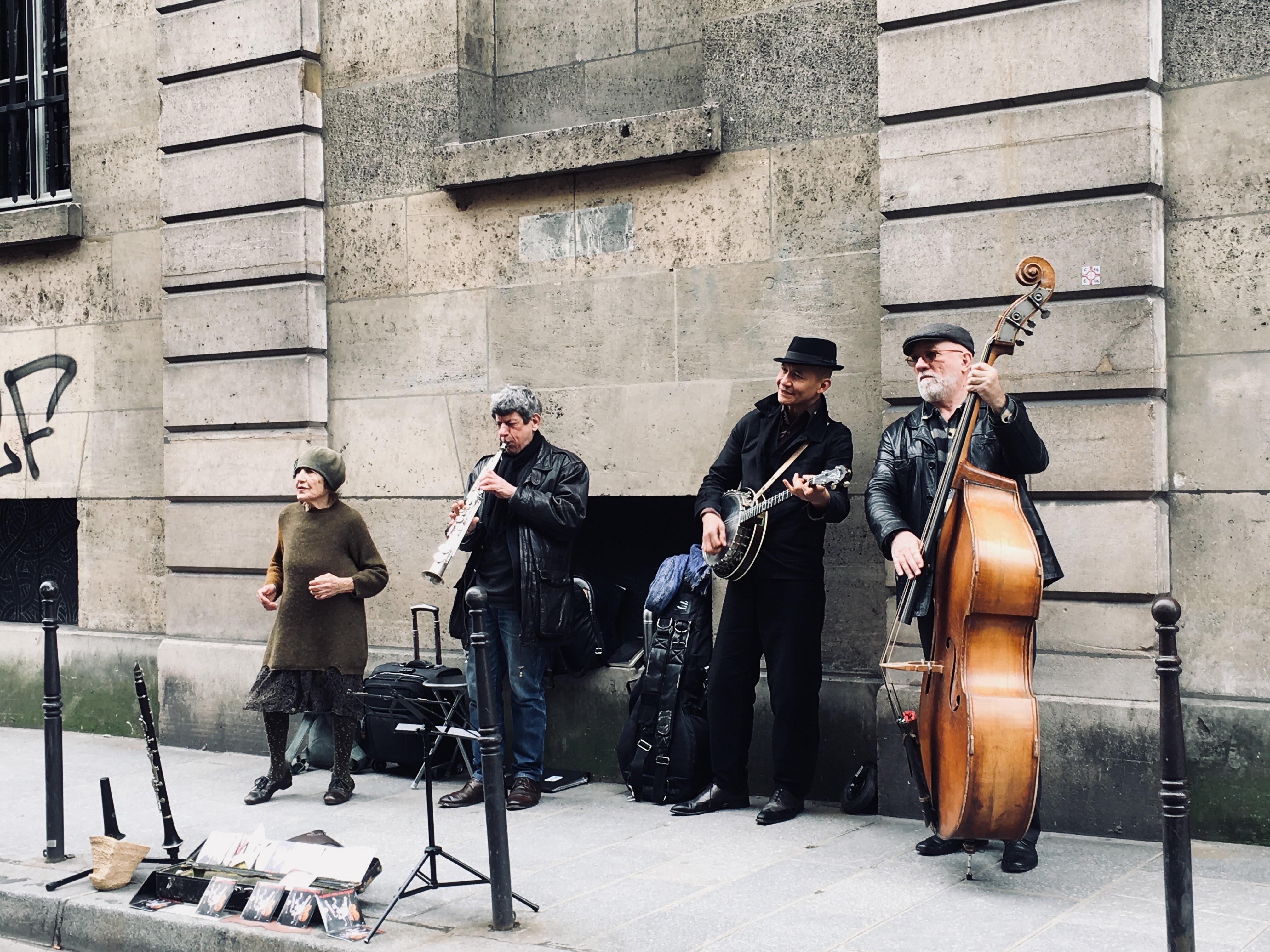 Músicos de jazz callejeros. Josephine Bevan para Unsplash