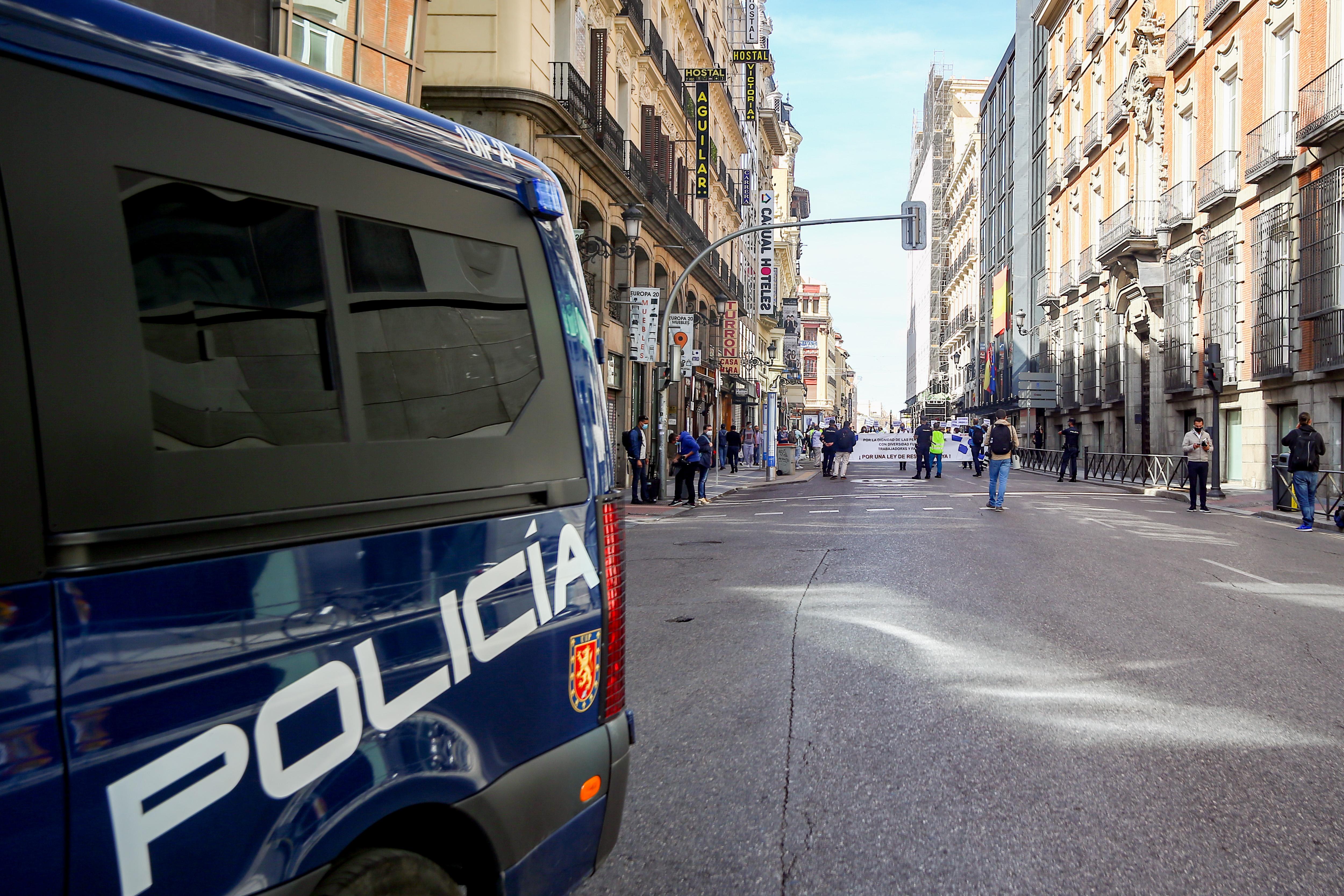Un furgón policial en las calles de Madrid. EP