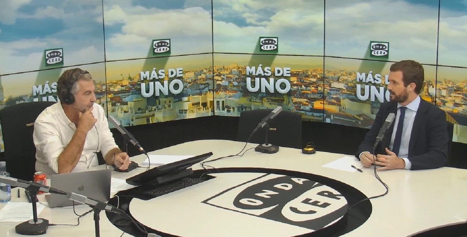 Carlos Alsina y Pablo Casado, durante la entrevista de este lunes. Fuente: Onda Cero.