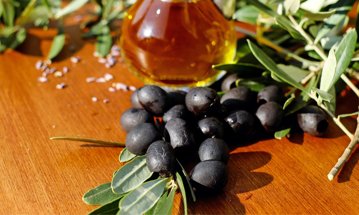 Aceitunas negras. Fuente: Pixabay