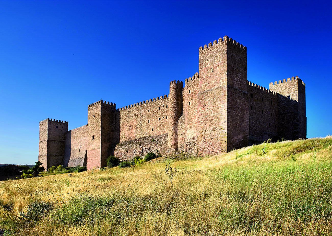 El Castillo de Sigüenza (Guadalajara) es uno de los bastiones mejor conservados y alberga en la actualidad un Parador Nacional