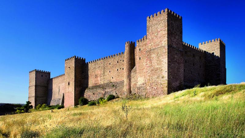 El Castillo de Sigüenza (Guadalajara) es uno de los bastiones mejor conservados y alberga en la actualidad un Parador Nacionaly 