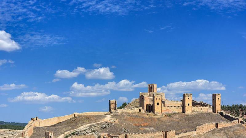Varios recintos amurallados conforman el Castillo de Molina de Aragón, construido sobre un antiguo castro celtíbero