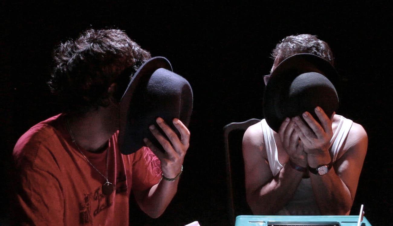 'Un oso detrás de mí', interpretado por Andrelo S y  Juan Antonio Martín, abre la programación de Di-Versos, el proyecto cultural que funde teatro y poesía