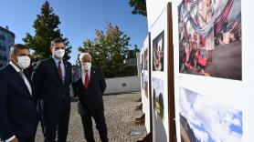 El presidente del Gobierno, Pedro Sánchez (c), y el primer ministro de Portugal, Antonio Costa (c), durante su visita a Portugal. Fuente: EP.