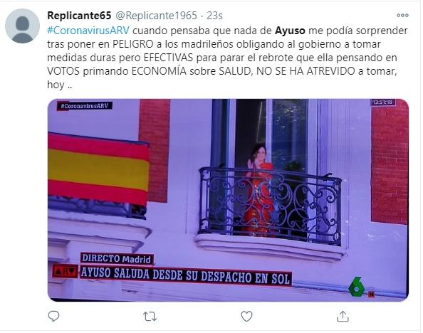 Tuit sobre el saludo de Ayuso desde su balcón Tuit sobre el saludo de Ayuso desde su balcón