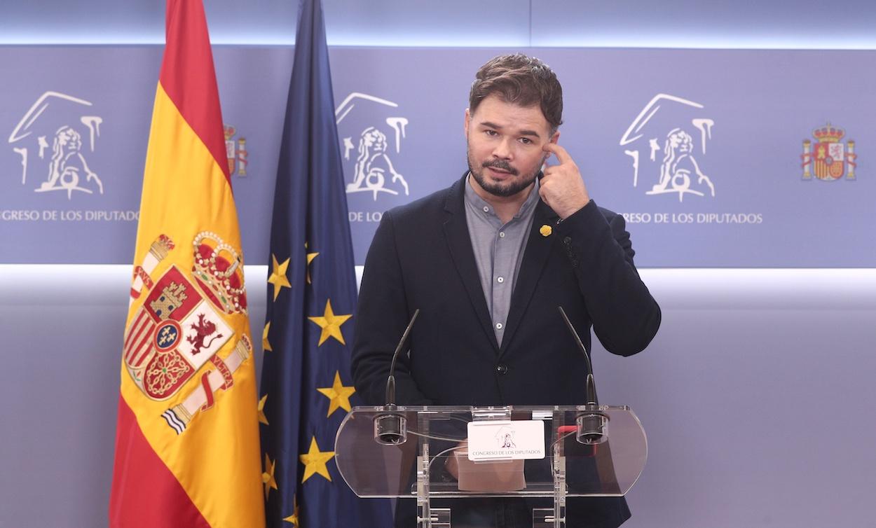 El portavoz parlamentario de ERC, Gabriel Rufián, interviene en una rueda de prensa