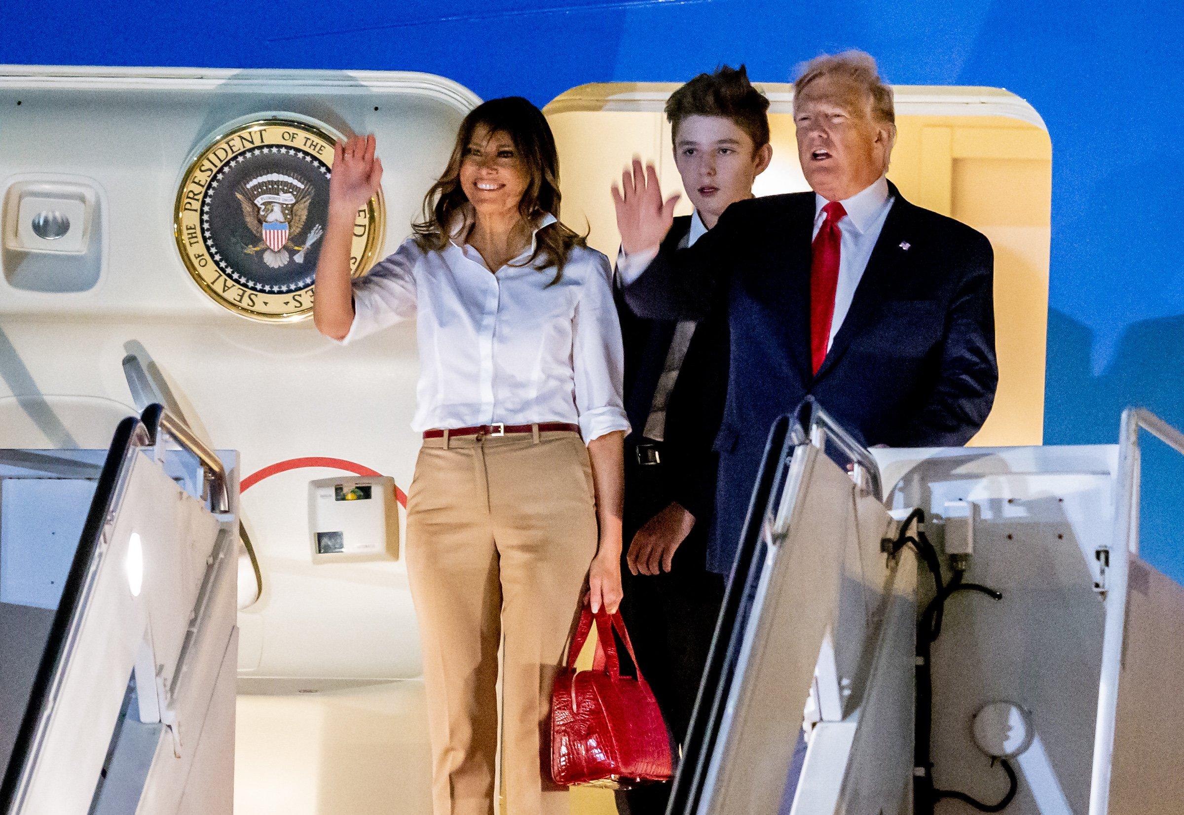 Donald Trump, Melania Trump y su hijo, Barron Trump. EP