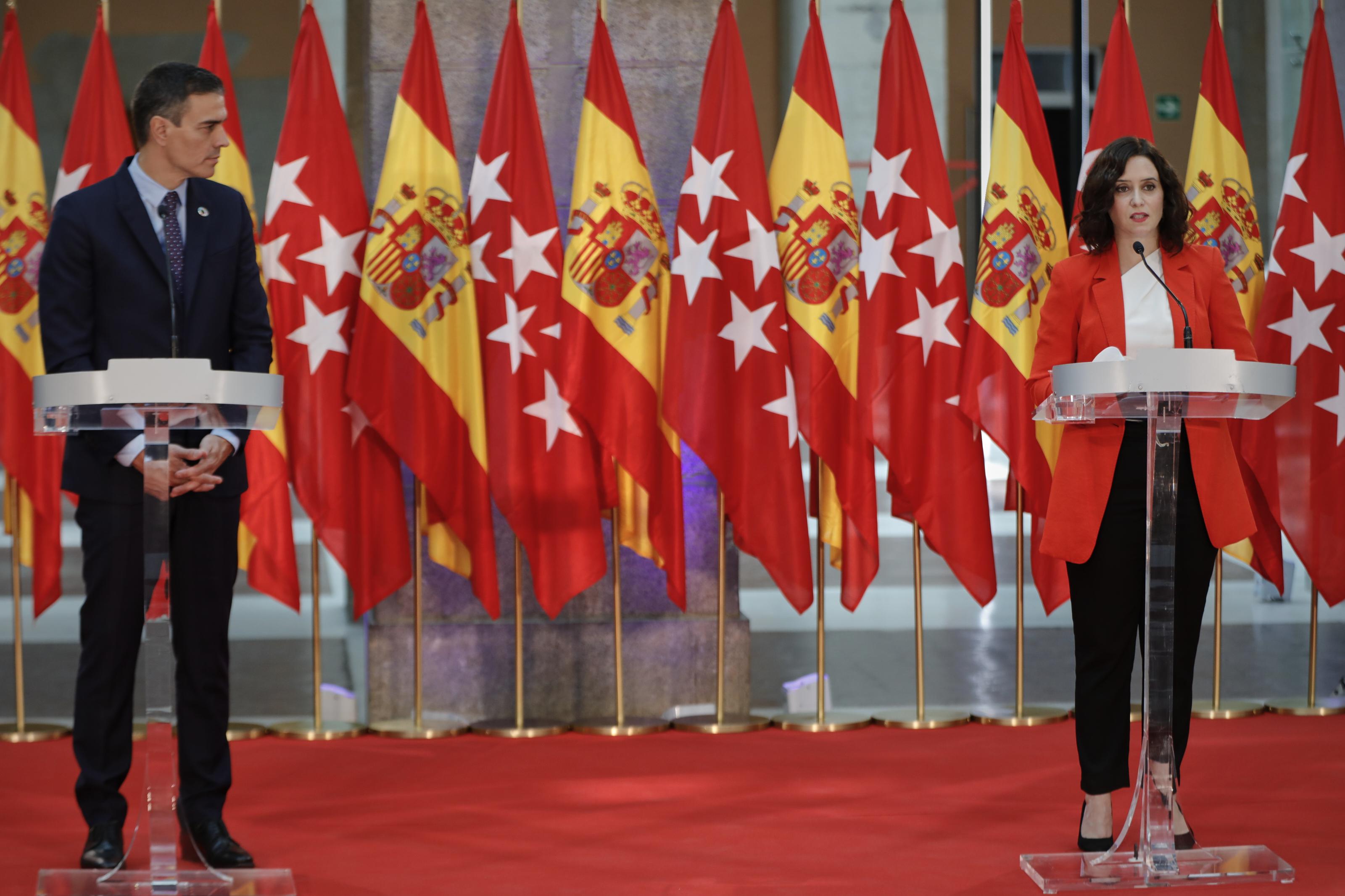 El presidente del Gobierno, Pedro Sánchez, y la presidenta de la Comunidad de Madrid, Isabel Díaz Ayuso. Fuente: EP