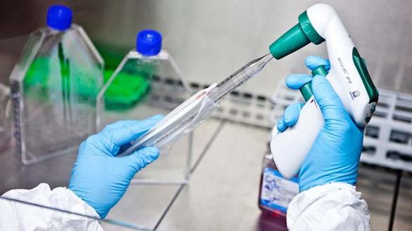 Nuevo récord en Andalucía: 5.622 positivos, más de la mitad en Sevilla