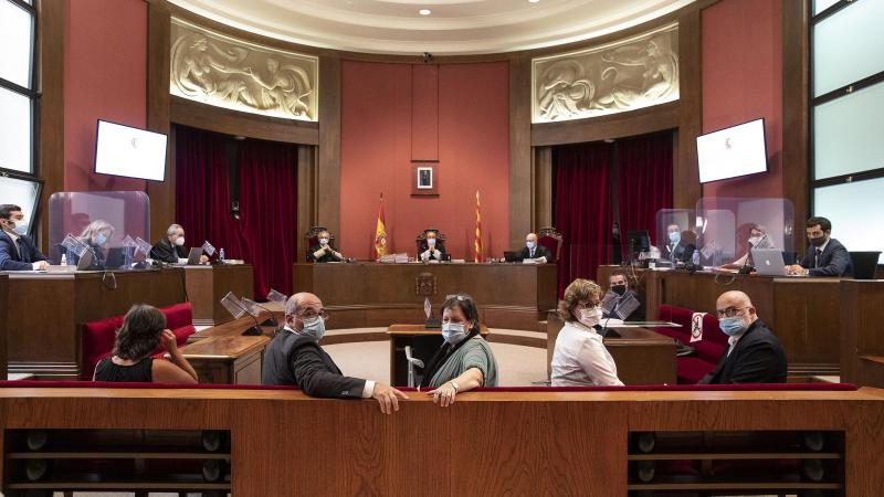 Juicio en el Tribunal Superior de Justicia de Cataluña a los ex miembros de la Mesa del Parlament. Europa Press.