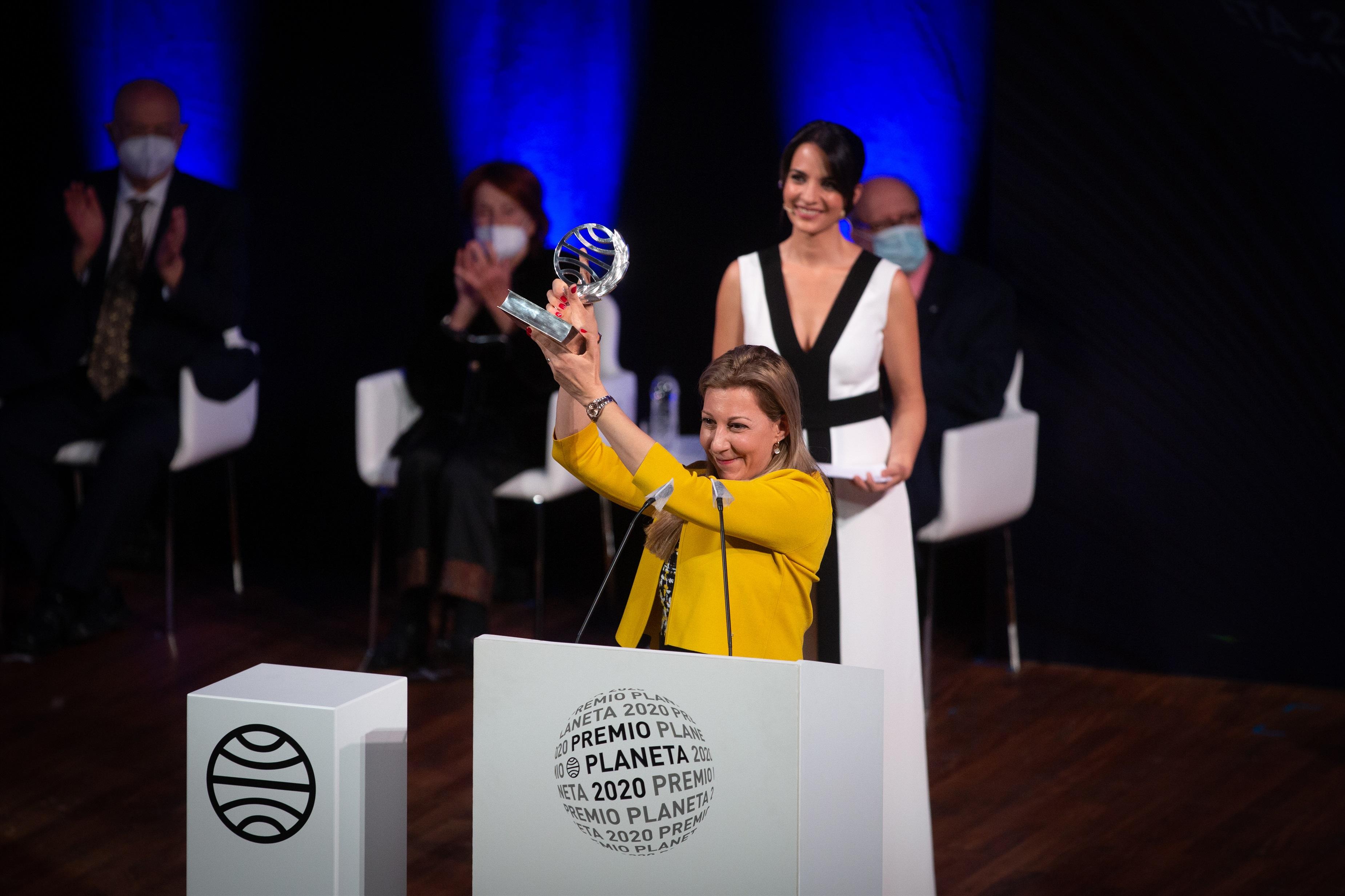 Eva García Sáenz de Urturi, ganadora del Premio Planeta 2020 con 'Aquitania'
