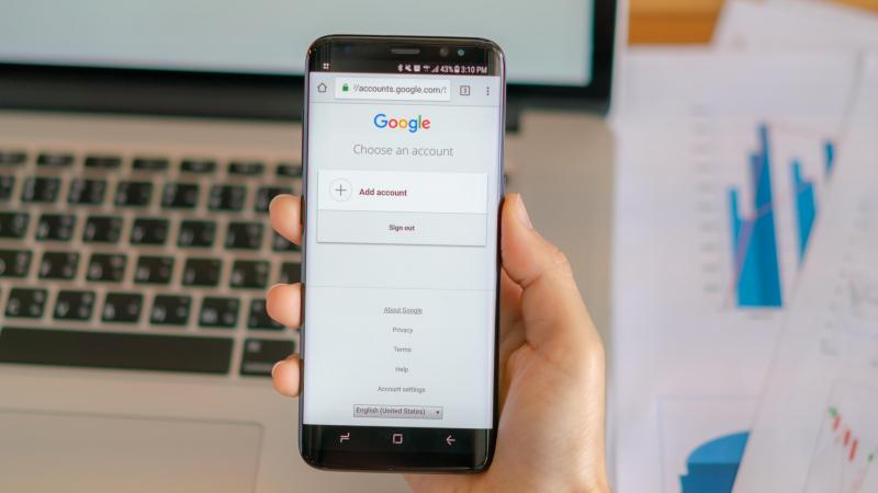 La base de la demanda está en los acuerdos firmados por la compañía de Menlo Park con Apple y otros fabricantes de dispositivos móviles La base de la demanda está en los acuerdos firmados por la compañía de Menlo Park con Apple y otros fabricantes de dispositivos móviles