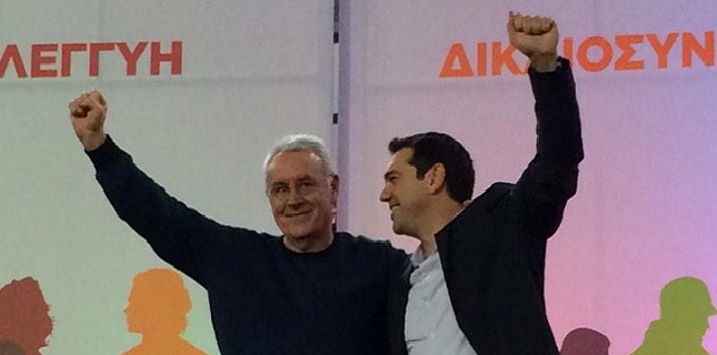 'Codazos' de Cayo Lara y Pablo Iglesias por la foto con Tsipras, favorito en las elecciones griegas