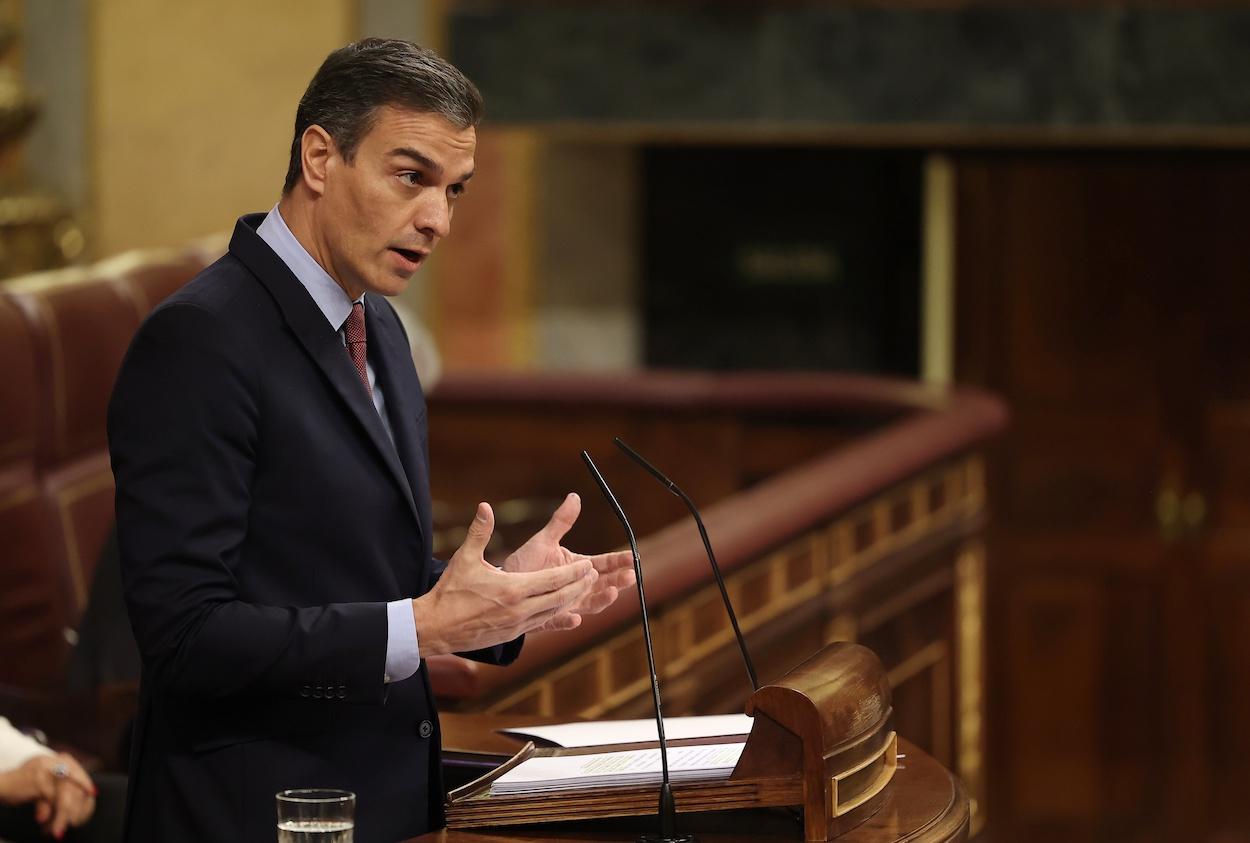 El presidente del Gobierno, Pedro Sánchez, interviene durante el pleno en el que se debate la moción de censura planteada por Vox, en el Congreso de los Diputados