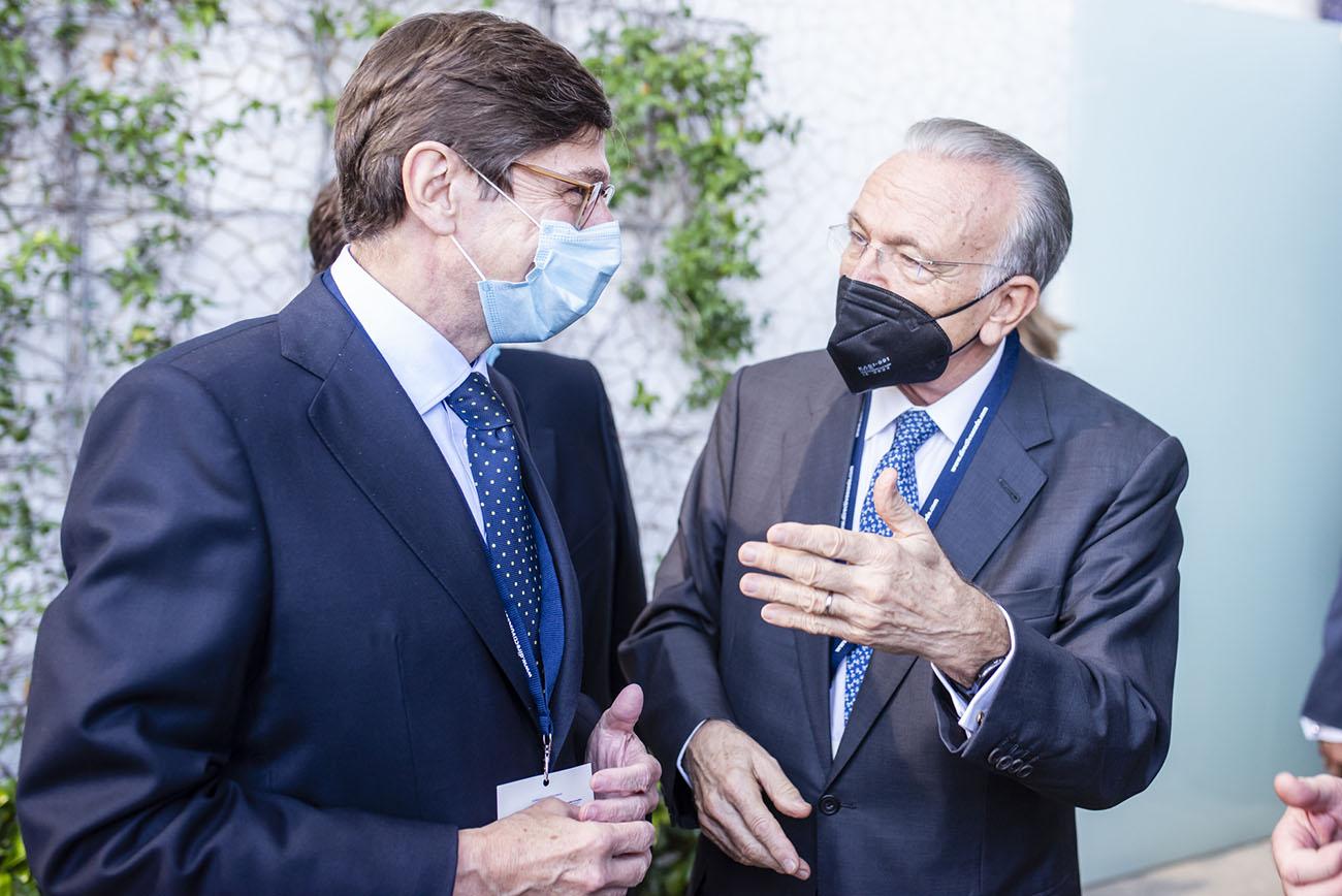 José Ignacio Goirigolzarri e Isidro Fainé, en el Congreso CEDE Valencia, que se ha celebrado con estrictas medidas de seguridad debido al coronavirus