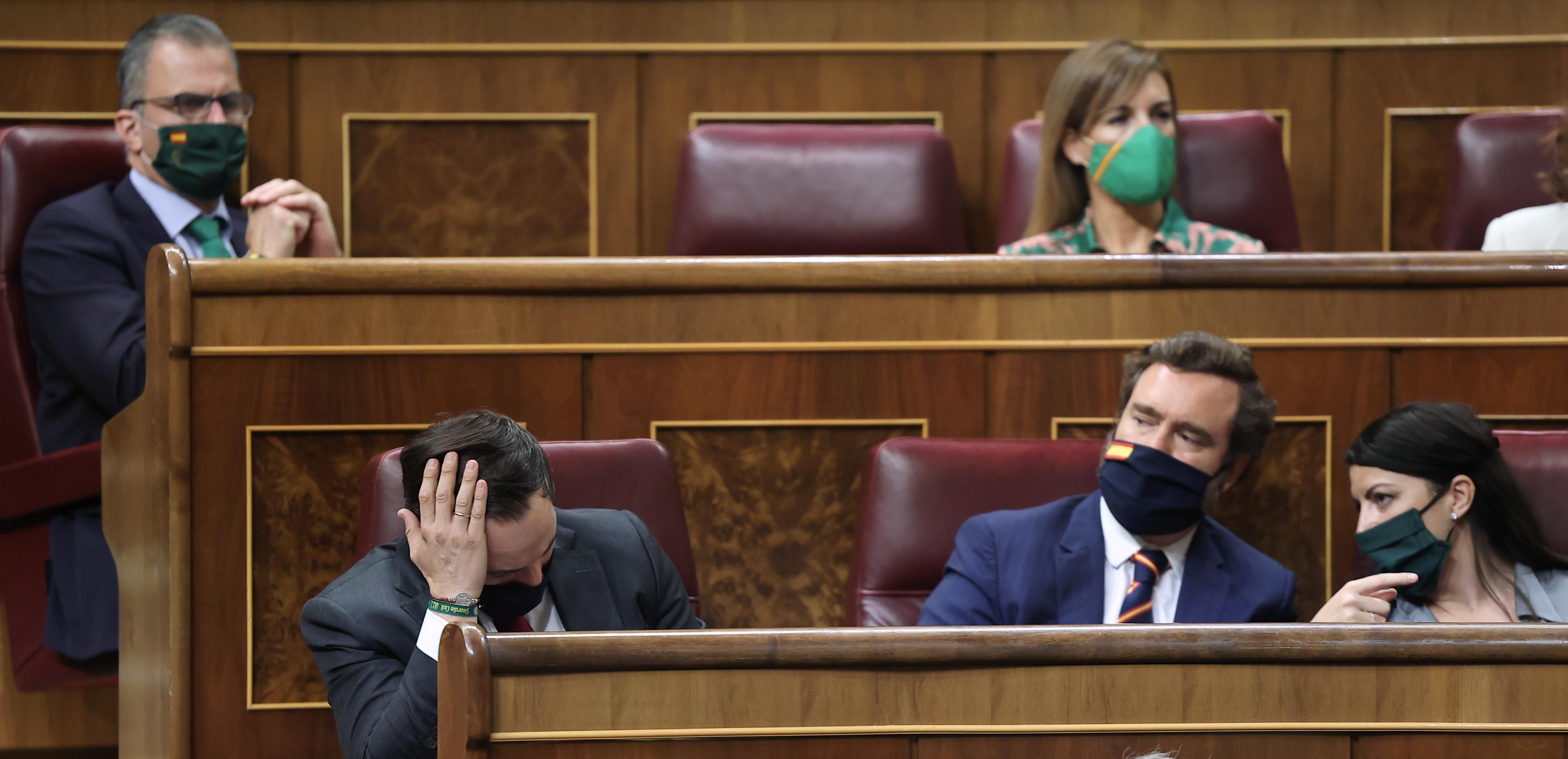 El presidente de VOX, Santiago Abascal, interviene durante el pleno en el que se debate la moción de censura planteada por Vox, en el Congreso de los Diputados. EP