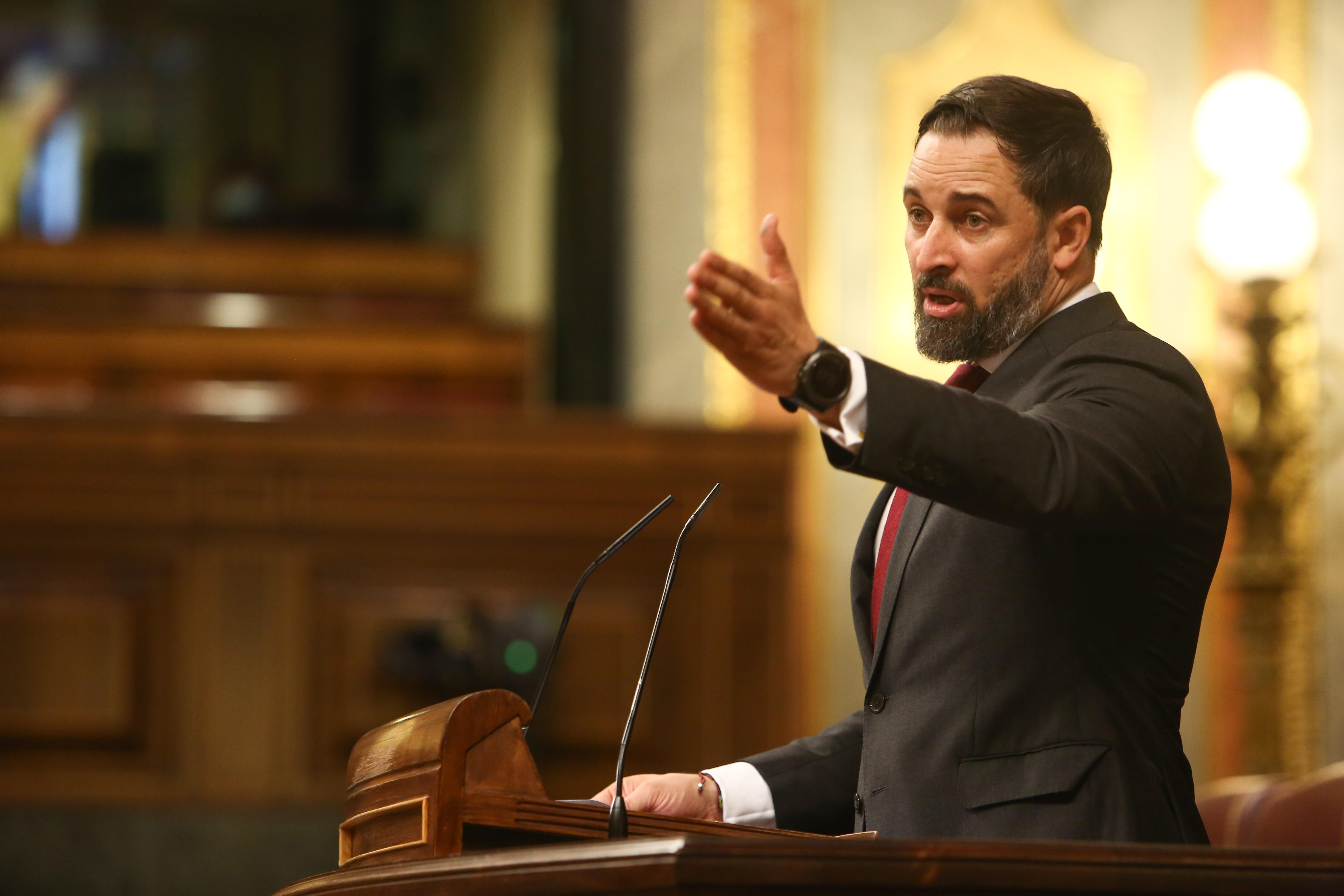 El líder de VOX, Santiago Abascal, interviene durante el pleno en el que se debate la moción de censura planteada por Vox / EP