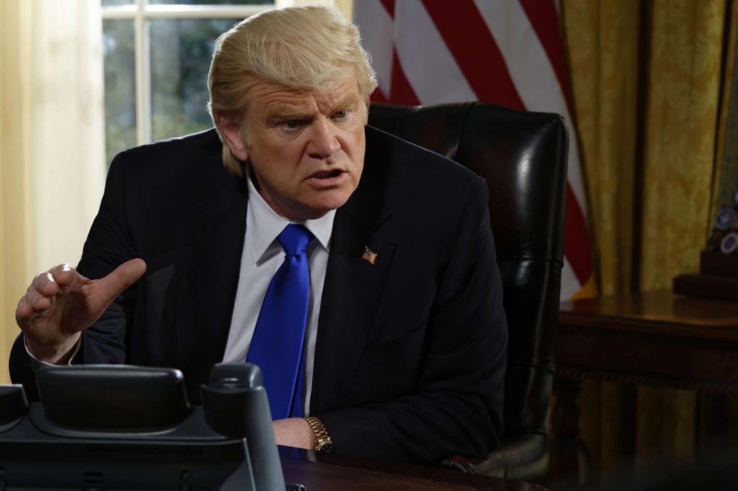 Brendan Gleeson, interpretando a Donald Trump, en la Ley de Comey Brendan Gleeson, interpretando a Donald Trump, en la Ley de Comey