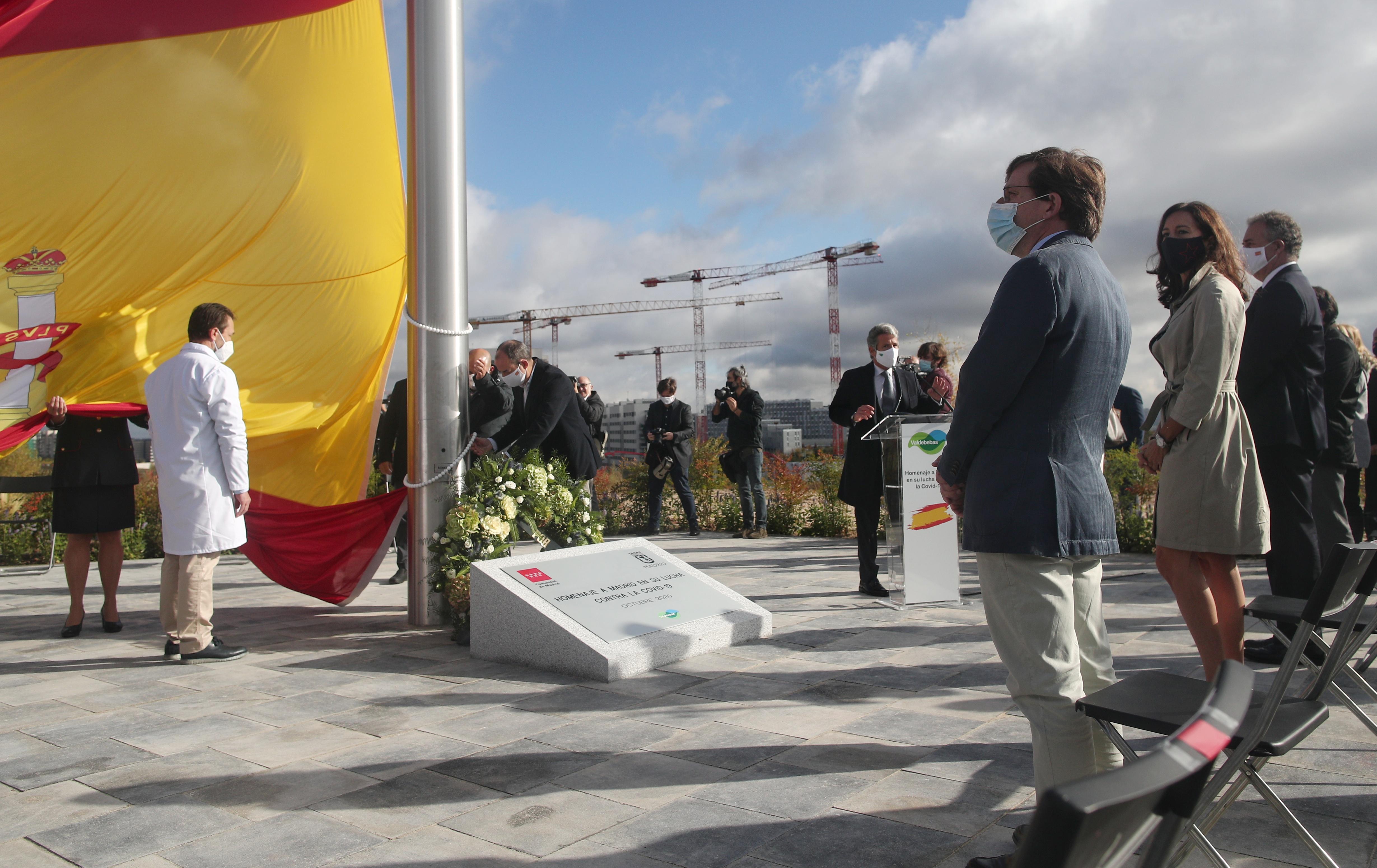 Los barrios obreros del Sur no se conforman con la macrobandera de Ayuso: piden que no se les deje atrás. Fuente: Europa Press.